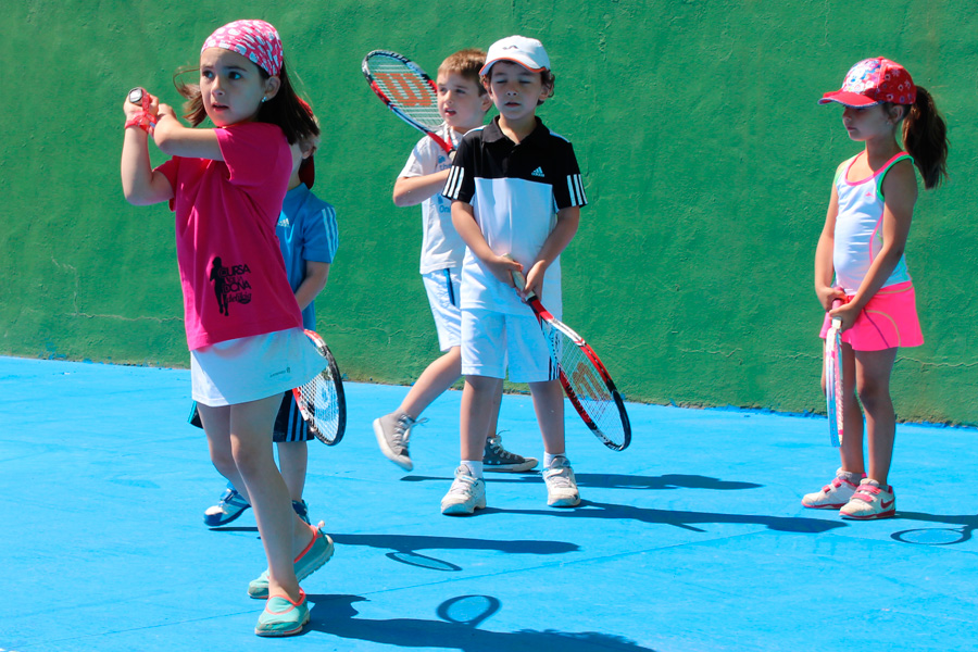 Clases en la Escuela de Tenis Bellreguard